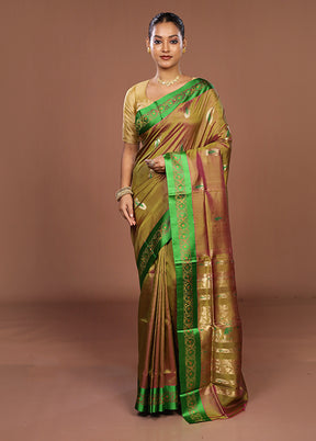 Green Garad Pure Silk Saree Without Blouse Piece