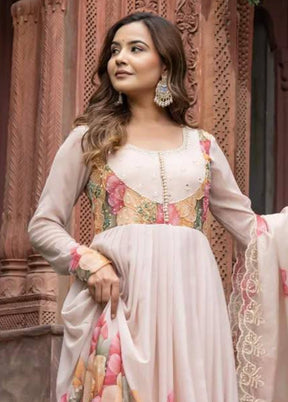 3 Pc Peach Georgette Suit Set