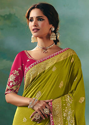 Green Spun Silk Saree With Blouse Piece