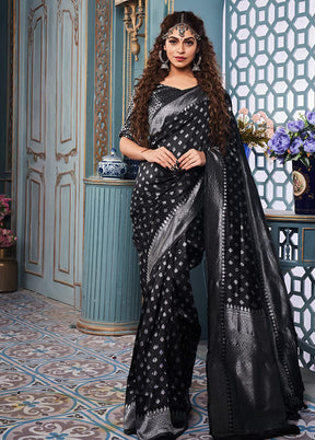 Black Spun Silk Saree With Blouse Piece