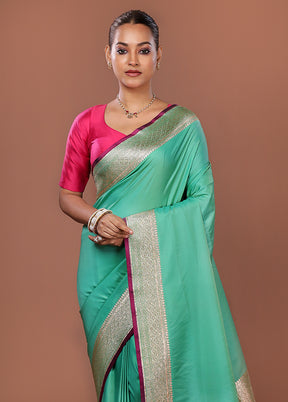 Green Uppada Silk Saree With Blouse Piece