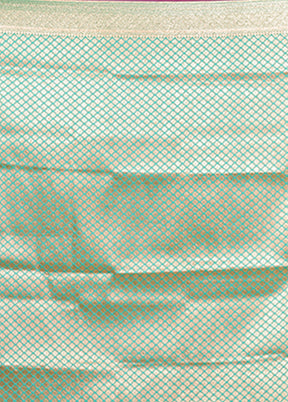 Green Uppada Silk Saree With Blouse Piece