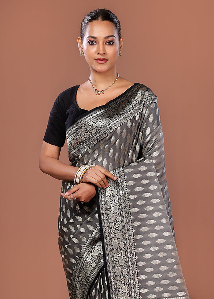 Grey Uppada Silk Saree With Blouse Piece