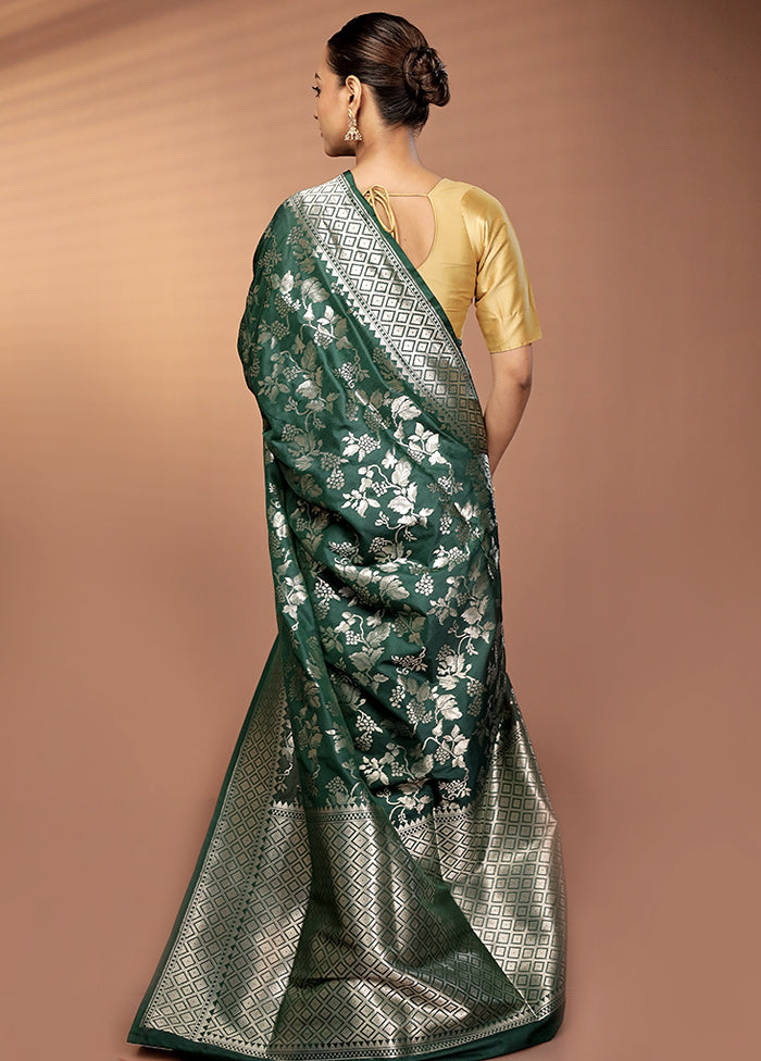 Green Uppada Silk Saree With Blouse Piece