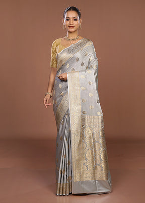 Grey Tanchoi Silk Saree With Blouse Piece