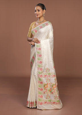 White Handloom Tanchoi Pure Silk Saree With Blouse Piece