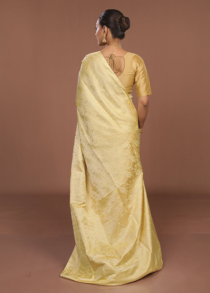 Gold Tanchoi Silk Saree With Blouse Piece