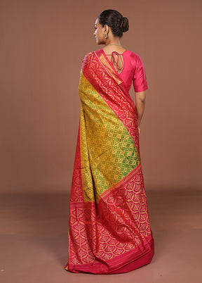 Green Handloom Patola Pure Silk Saree With Blouse Piece