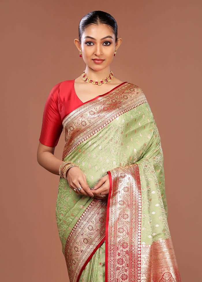 Green Tanchoi Silk Saree With Blouse Piece