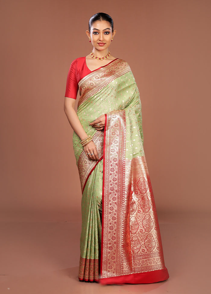 Green Tanchoi Silk Saree With Blouse Piece