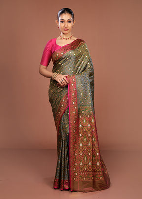 Grey Tanchoi Silk Saree With Blouse Piece