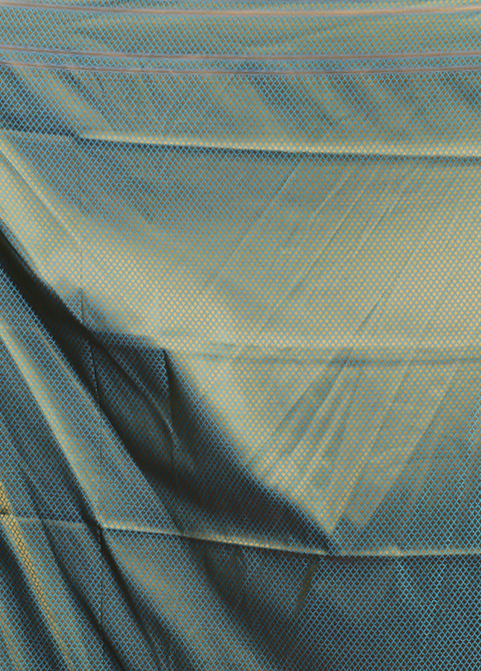 Cream Tanchoi Silk Saree With Blouse Piece