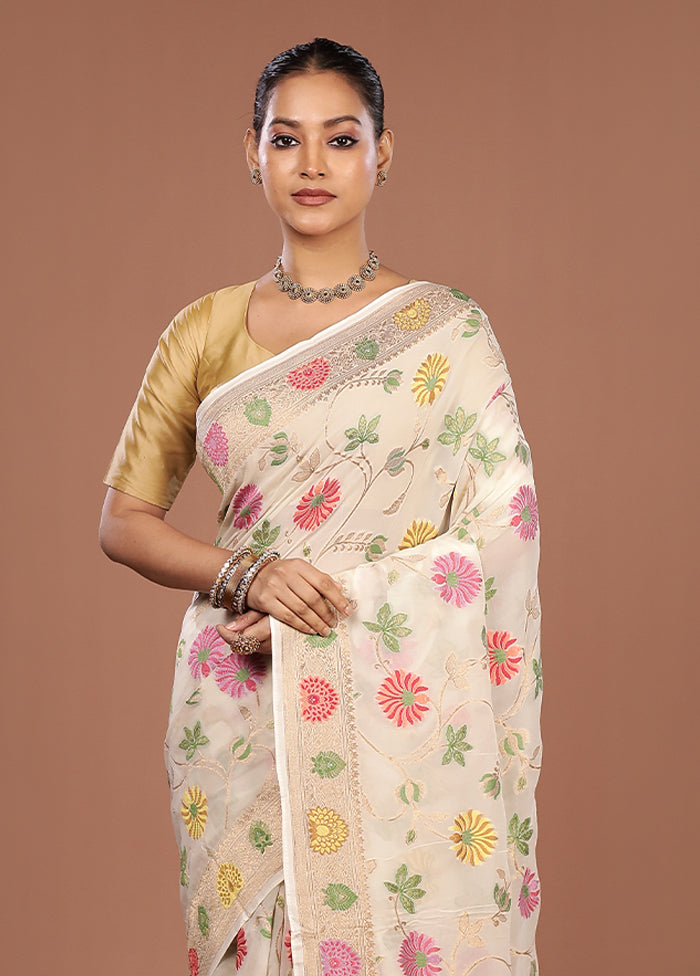 White Handloom Pure Georgette Saree With Blouse Piece