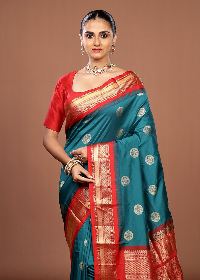Green Kanjivaram Silk Saree With Blouse Piece