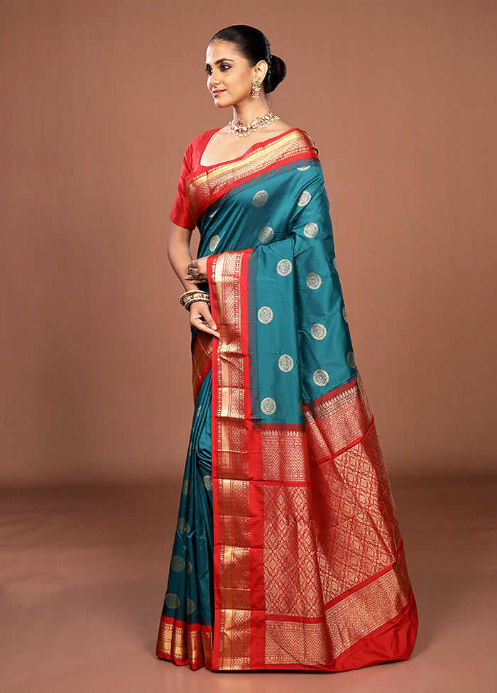 Green Kanjivaram Silk Saree With Blouse Piece