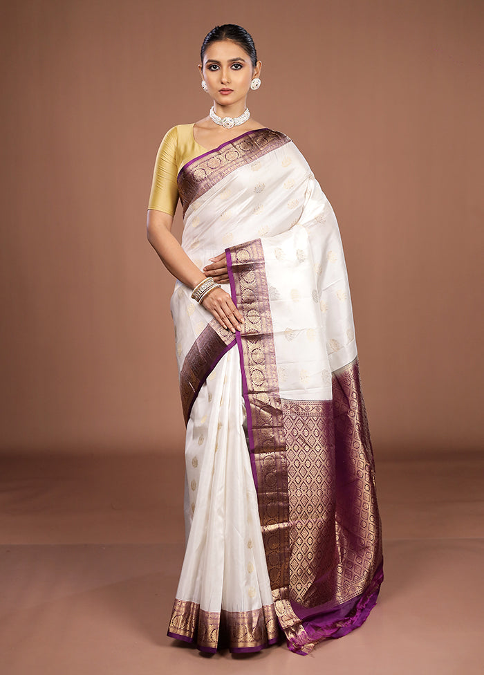 White Handloom Kanchipuram Pure Silk Saree With Blouse Piece