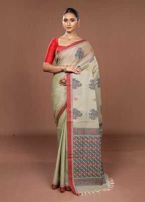 Cream Cotton Saree With Blouse Piece