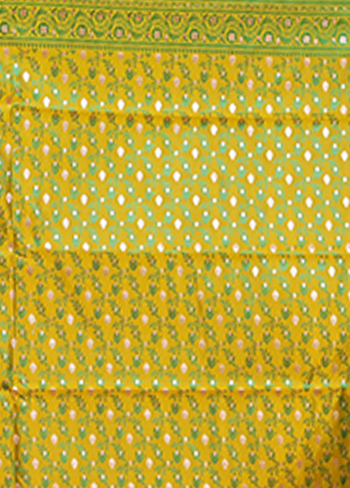 Blue Tanchoi Silk Saree With Blouse Piece