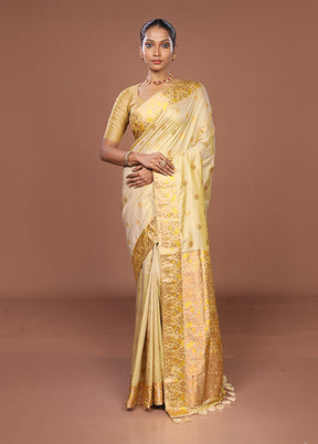 Cream Assam Silk Saree With Blouse Piece