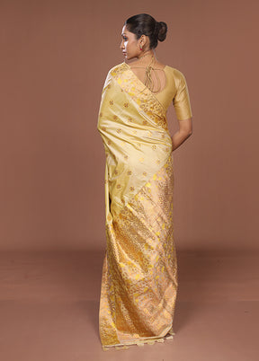 Cream Assam Silk Saree With Blouse Piece