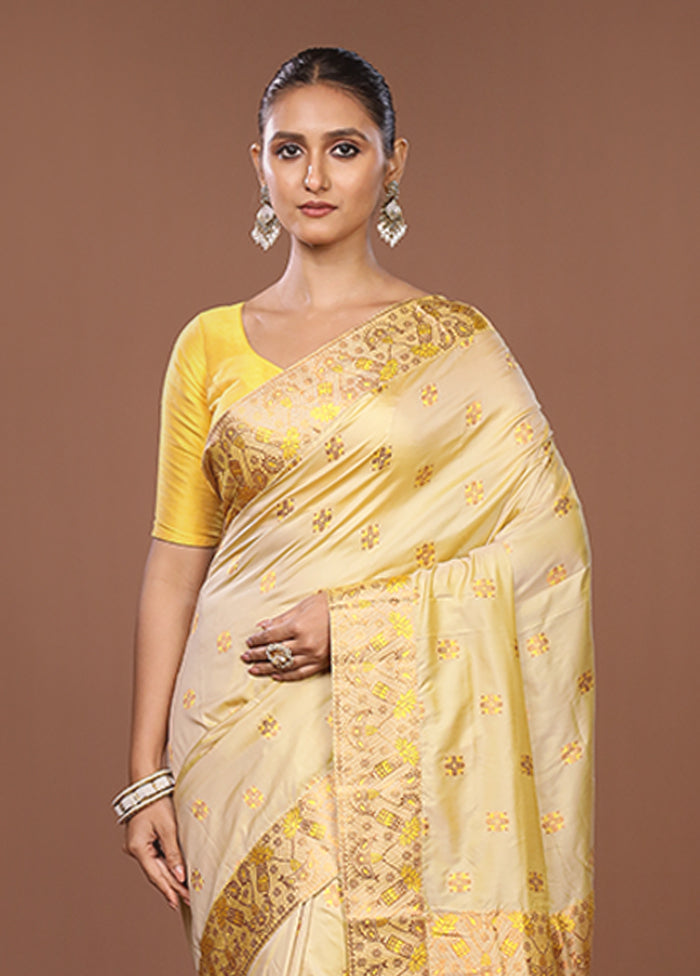 Cream Assam Silk Saree With Blouse Piece