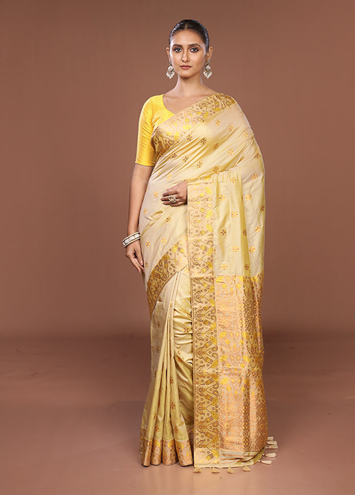 Cream Assam Silk Saree With Blouse Piece