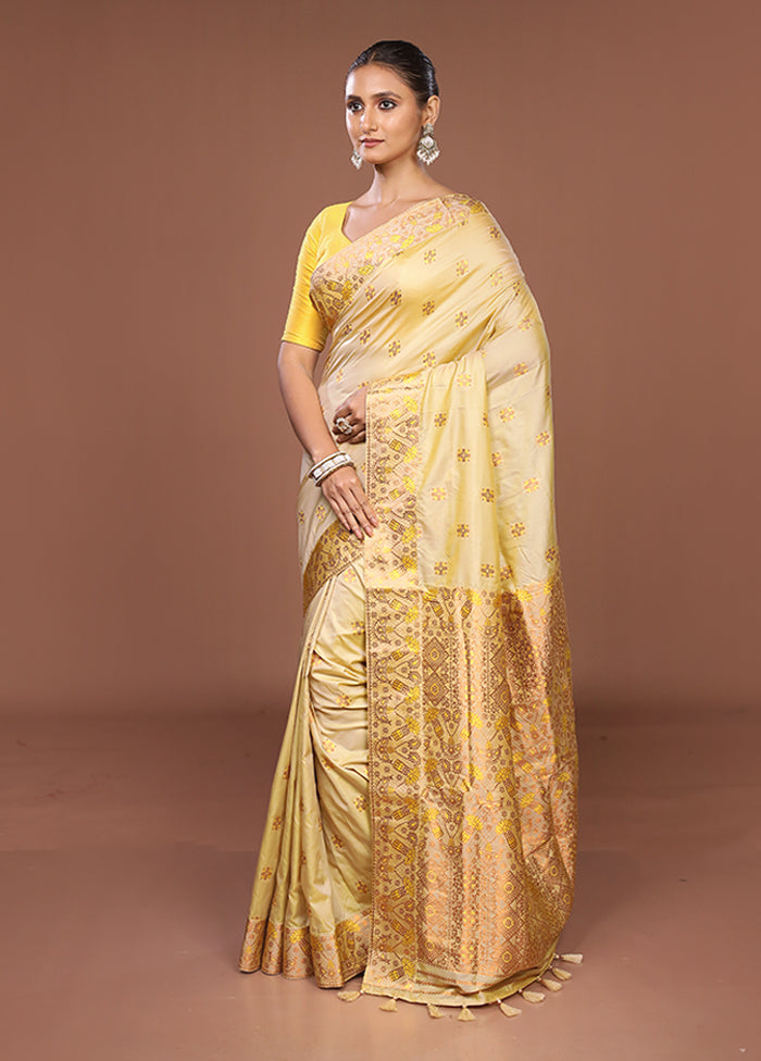 Cream Assam Silk Saree With Blouse Piece