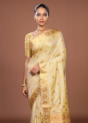 Cream Assam Silk Saree With Blouse Piece