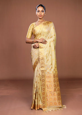 Cream Assam Silk Saree With Blouse Piece