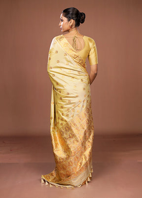 Cream Assam Silk Saree With Blouse Piece