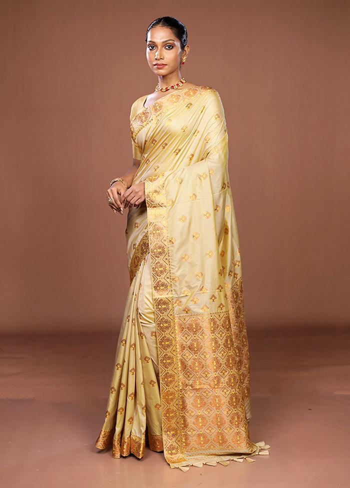 Cream Assam Silk Saree With Blouse Piece