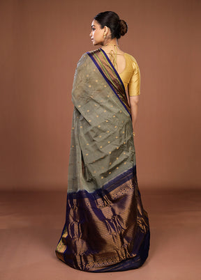 Grey Gadwal Pure Silk Saree Without Blouse Piece