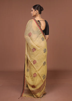 Cream Matka Silk Saree With Blouse Piece