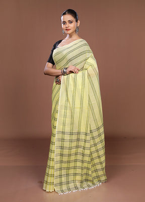 Yellow Matka Silk Saree With Blouse Piece