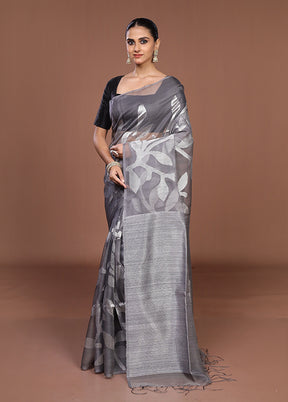 Grey Handloom Matka Pure Silk Saree With Blouse Piece