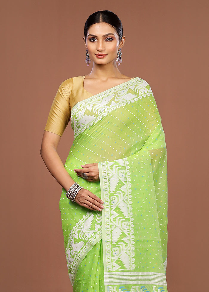Green Matka Silk Saree With Blouse Piece