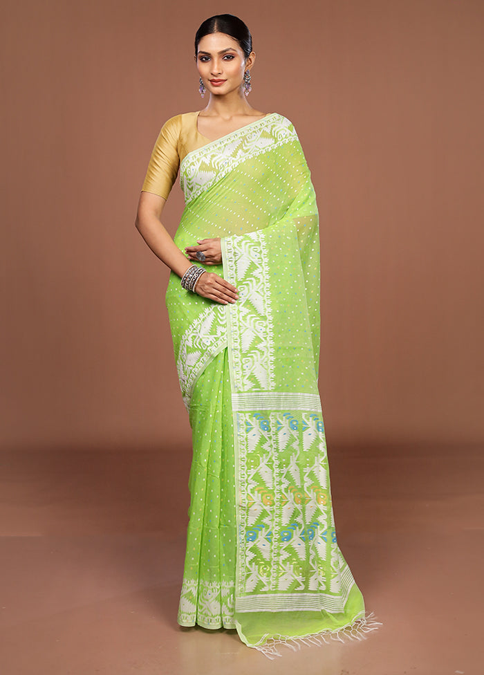 Green Matka Silk Saree With Blouse Piece