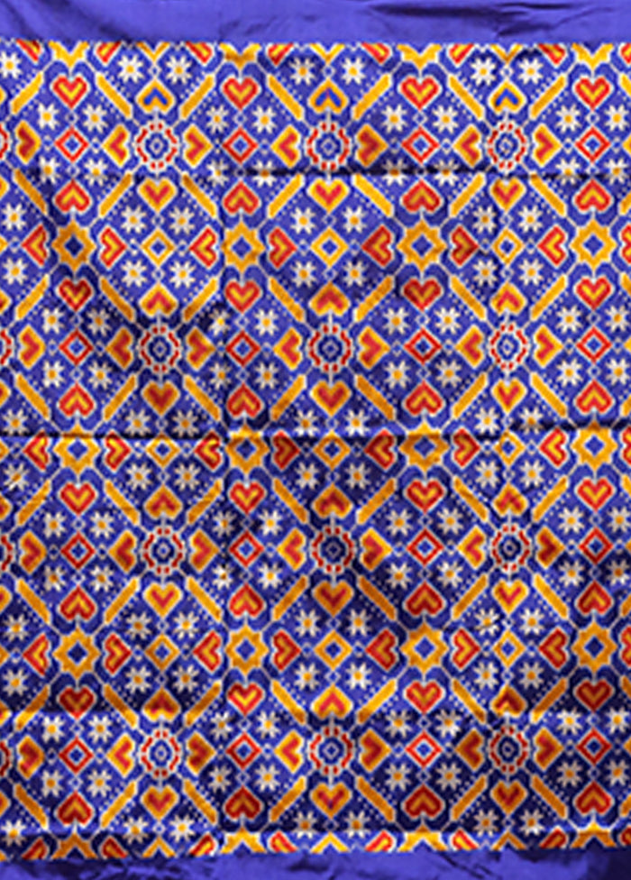 White Handloom Ikkat Pure Silk Saree With Blouse Piece