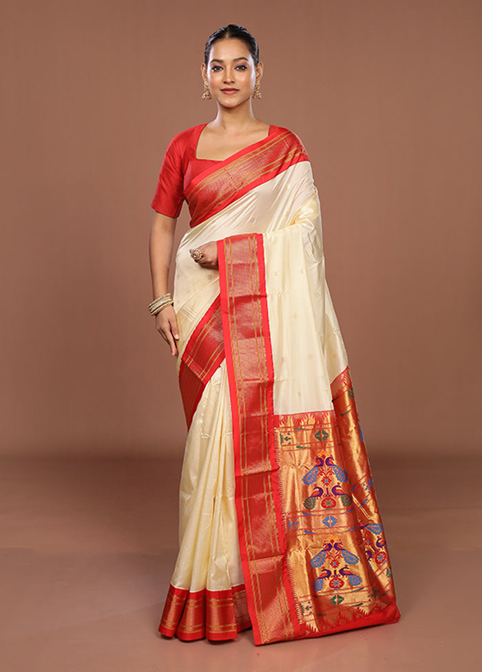 White Handloom Kanjivaram Pure Silk Saree With Blouse Piece