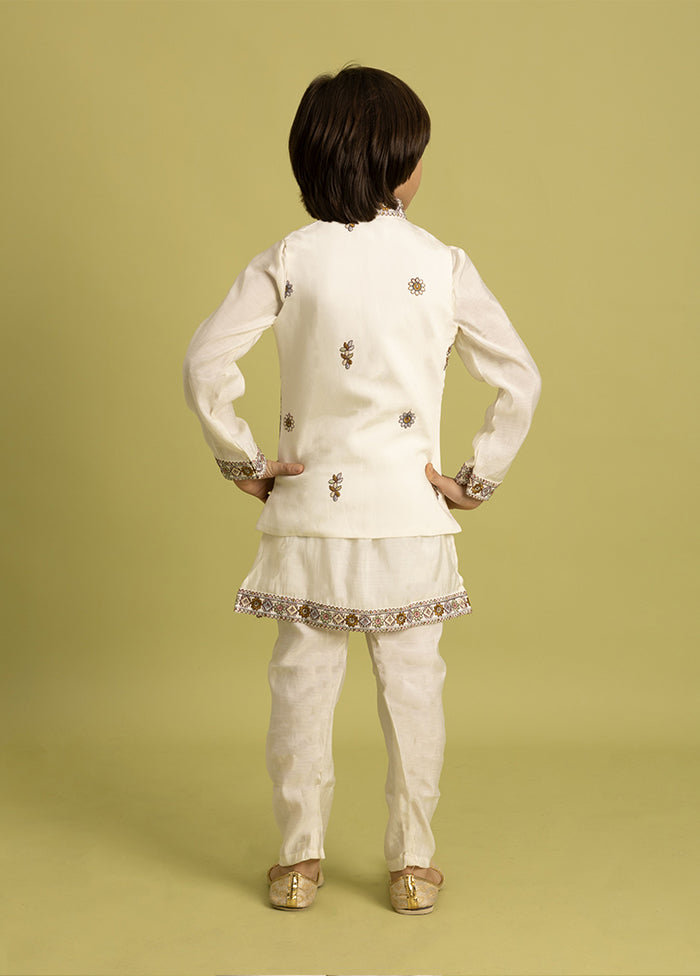 White Viscose Kurta & Pajama Set