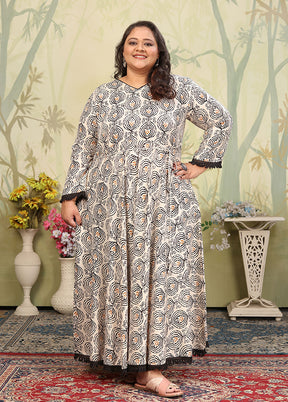 Off White Readymade Rayon Kurti