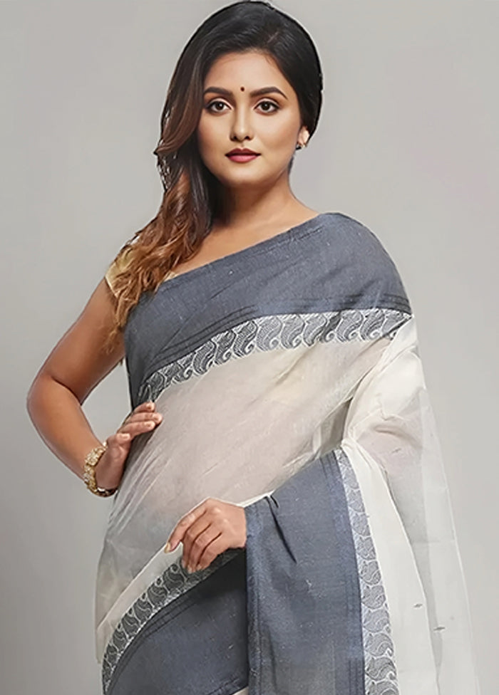 White Tant Jamdani Saree Without Blouse Piece