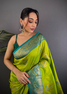 Green Spun Silk Saree With Blouse Piece
