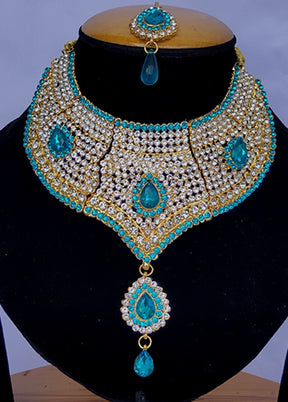 Multicolor Alloy Jewellery Set (1 Necklace, 1 Pair Earrings, 1 Mang Tikka)