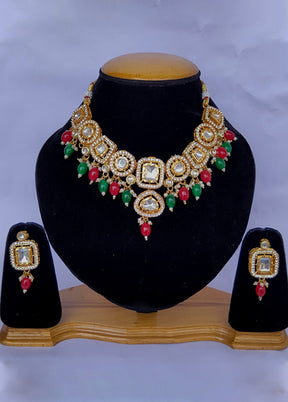 Multicolor Alloy Jewellery Set (1 Necklace, 1 Pair Earrings, 1 Mang Tikka)