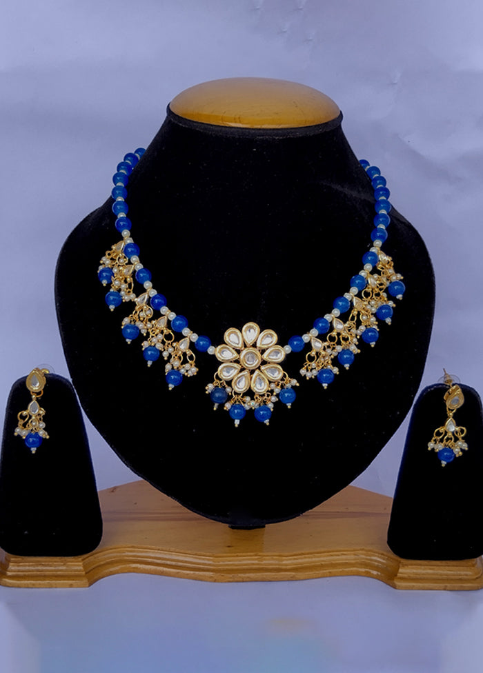 Multicolor Alloy Jewellery Set (1 Necklace, 1 Pair Earrings, 1 Mang Tikka)