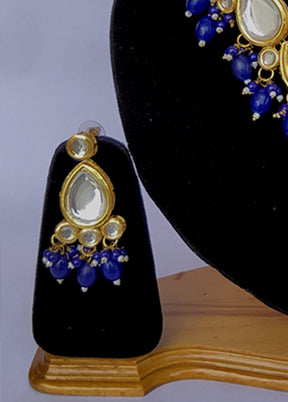 Multicolor Alloy Jewellery Set (1 Necklace, 1 Pair Earrings, 1 Mang Tikka)