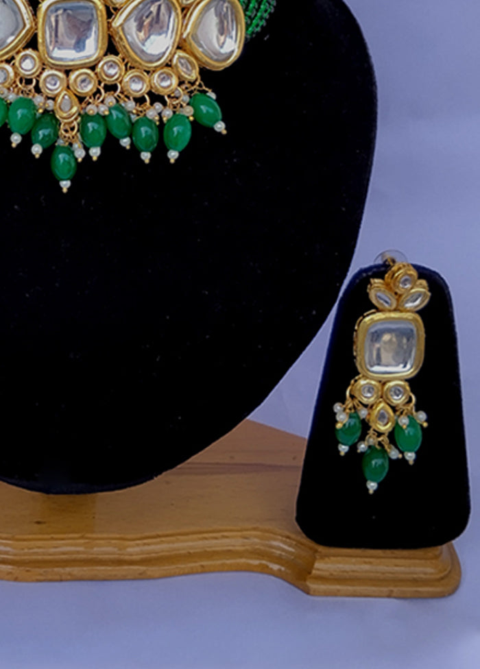 Multicolor Alloy Jewellery Set (1 Necklace, 1 Pair Earrings, 1 Mang Tikka)