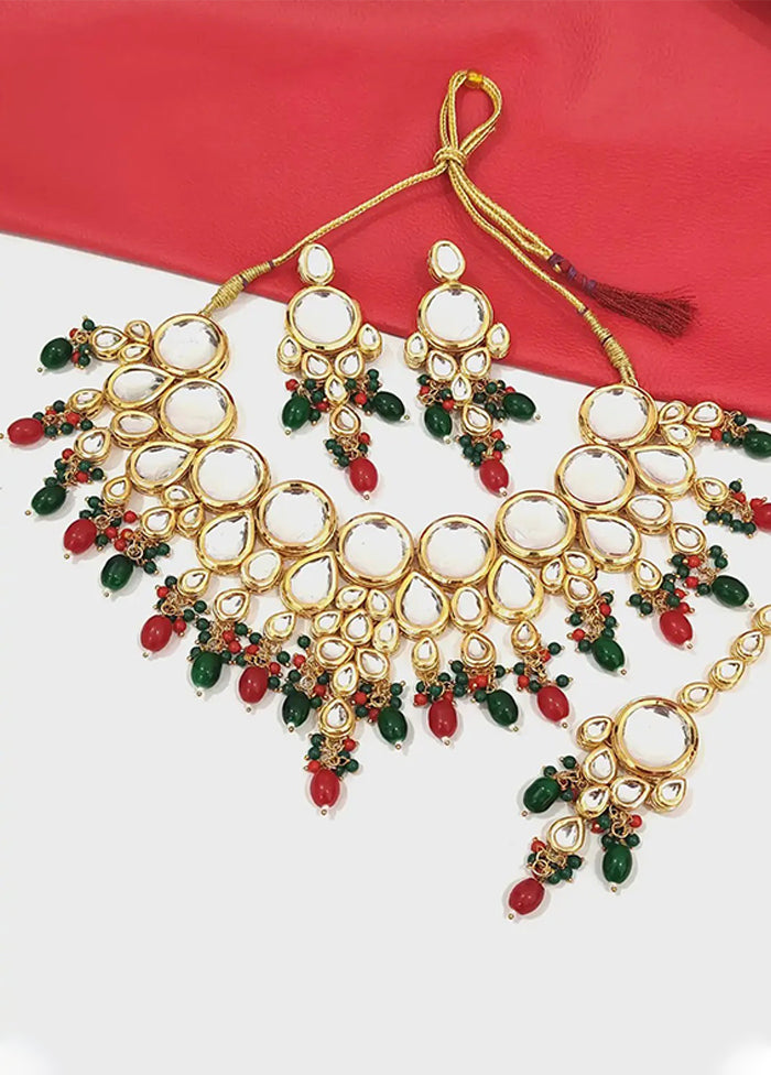 Multicolor Alloy Jewellery Set (1 Necklace, 1 Pair Earrings, 1 Mang Tikka)