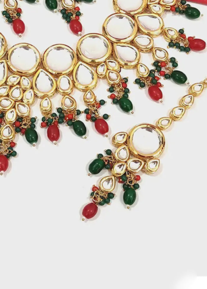 Multicolor Alloy Jewellery Set (1 Necklace, 1 Pair Earrings, 1 Mang Tikka)